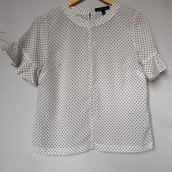 Banana Republic Polka Dot Top - Picture 2 of 9